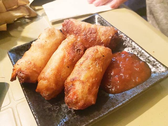 Lumpia(ランピア)4本入り:ドンカツさんオススメのフィリピン風揚げ春巻き