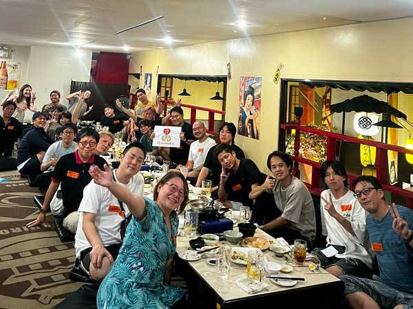 セブ IT 飲み会歓談の様子