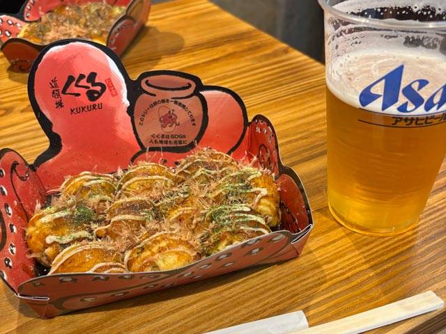 道頓堀くくるのたこ焼きとビール